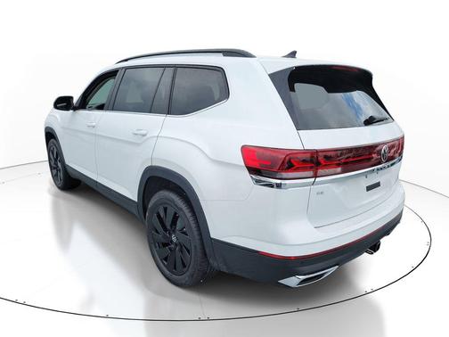 opal white pearl 2026 Volkswagen Atlas 2.0T SE w/Technology