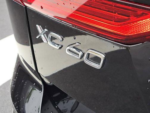 2023 Volvo XC60 B5 Core