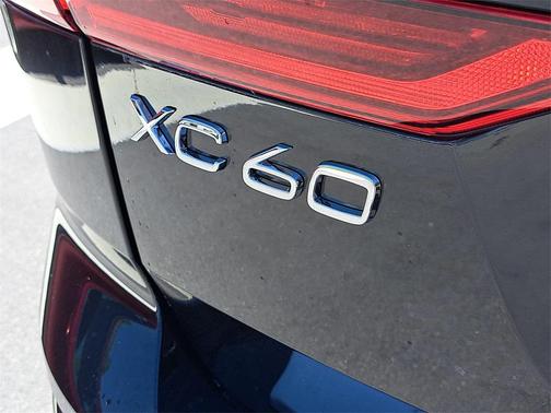 2026 Volvo XC60 B5 Core
