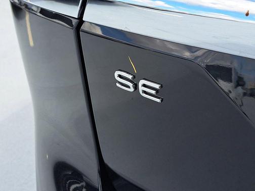 deep black pearl 2026 Volkswagen Atlas 2.0T SE w/Technology