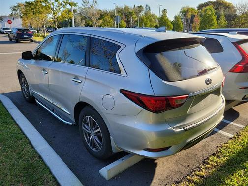 2017 INFINITI QX60 Base