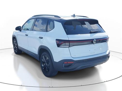 2025 Volkswagen Taos 1.5T SE Black