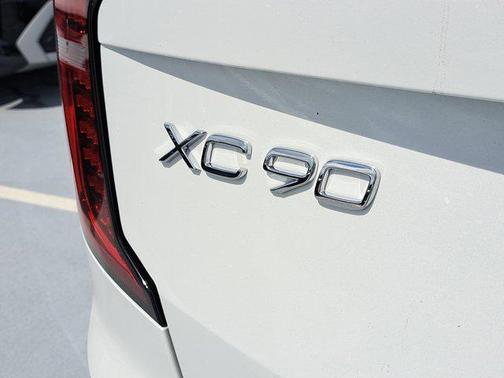 2026 Volvo XC90 B5 Ultra 6-Seater