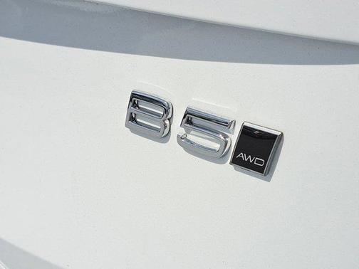 2026 Volvo XC90 B5 Ultra 6-Seater