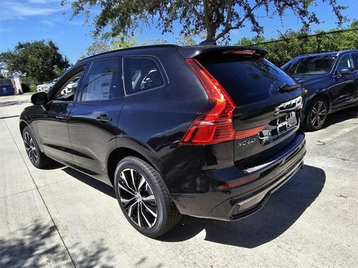 2025 Volvo XC60 B5 Plus