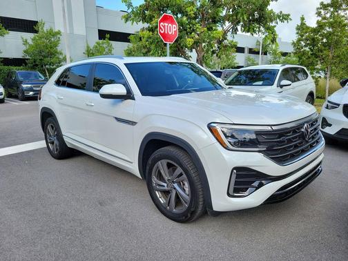 Opal White Pearl 2024 Volkswagen Atlas Cross Sport 2.0T SEL