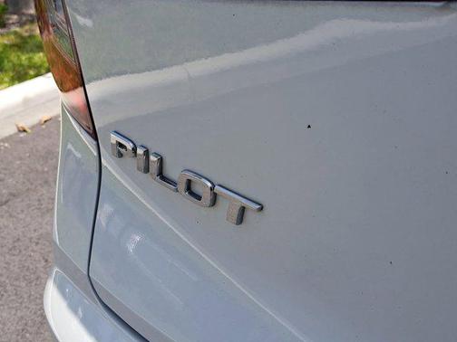 2021 Honda Pilot Touring 8-Passenger