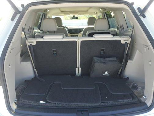 2022 Volkswagen Atlas 3.6L SE w/Technology