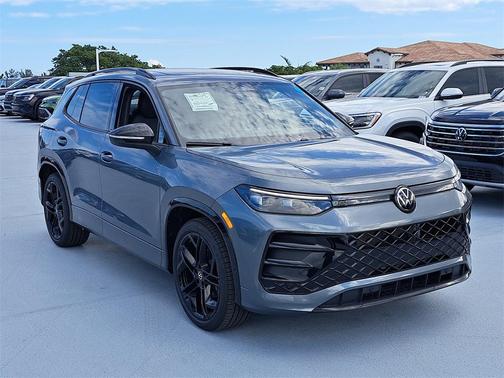 2026 Volkswagen Tiguan 2.0T SE R-Line Black