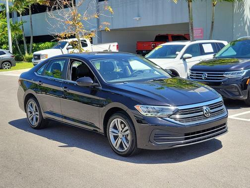 Deep Black 2024 Volkswagen Jetta 1.5T SE