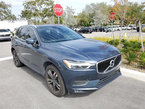 2021 Volvo XC60 T5 Momentum