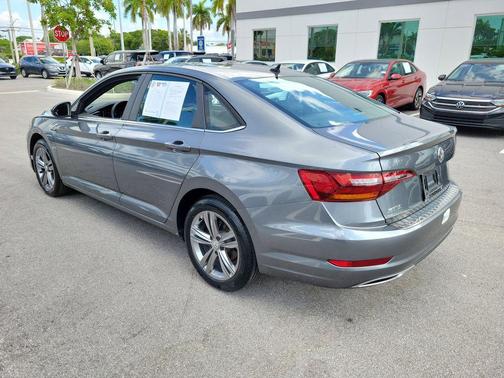 Platinum Gray Metallic 2019 Volkswagen Jetta 1.4T R-Line