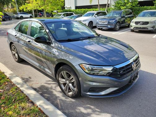 Platinum Gray Metallic 2019 Volkswagen Jetta 1.4T R-Line