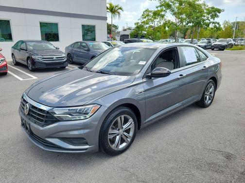 Platinum Gray Metallic 2019 Volkswagen Jetta 1.4T R-Line