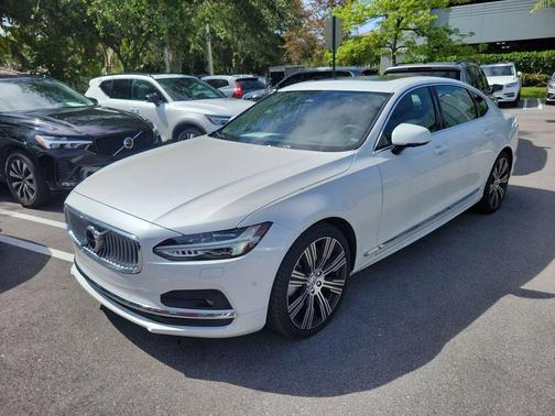 Crystal White Metallic 2025 Volvo S90 B6 Ultra