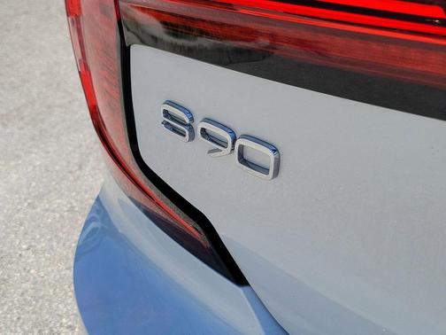 Crystal White Metallic 2025 Volvo S90 B6 Ultra