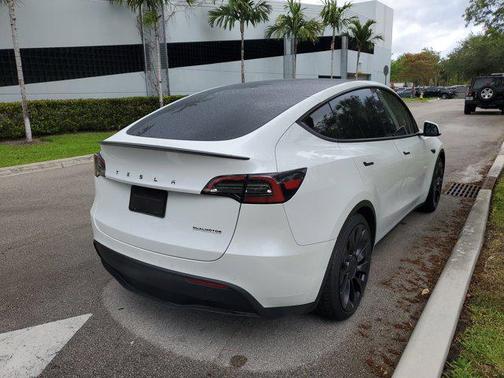 2022 Tesla Model Y Performance Dual Motor All-Wheel Drive