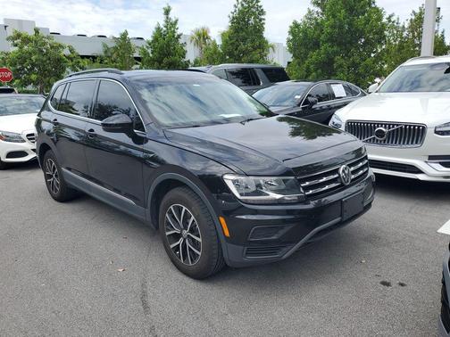 Deep Black Pearl 2021 Volkswagen Tiguan 2.0T SE 4MOTION