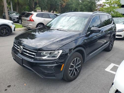 Deep Black Pearl 2021 Volkswagen Tiguan 2.0T SE 4MOTION