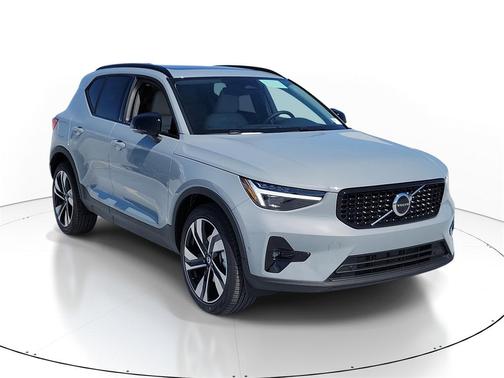 2026 Volvo XC40 Ultra, B5 AWD Gas (mild hybrid), Dark