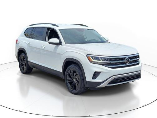 Pure White 2023 Volkswagen Atlas 2.0T SE w/Technology