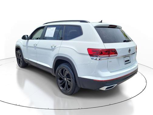 Pure White 2023 Volkswagen Atlas 2.0T SE w/Technology