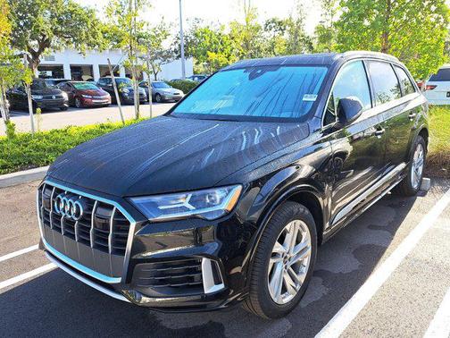 2022 Audi Q7 55 Premium Plus