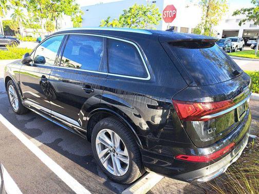 2022 Audi Q7 55 Premium Plus