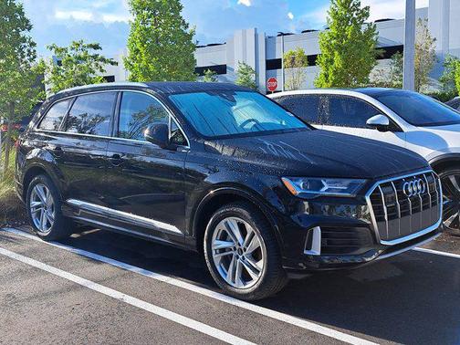 2022 Audi Q7 55 Premium Plus