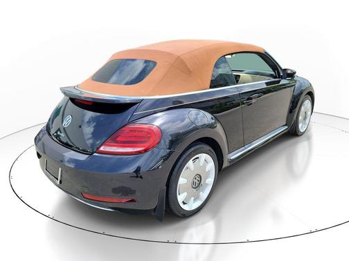 Black 2019 Volkswagen Beetle 2.0T SE