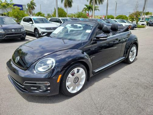 Black 2019 Volkswagen Beetle 2.0T SE