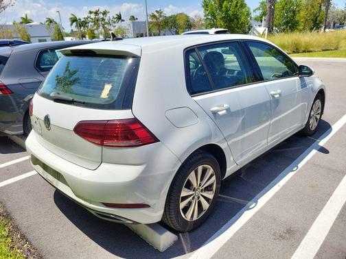 Pure White 2021 Volkswagen Golf 1.4T TSI