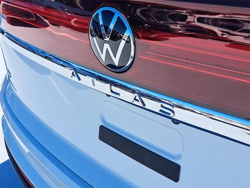 2026 Volkswagen Atlas Cross Sport 2.0T SE