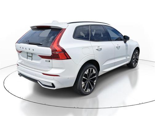 2026 Volvo XC60 B5 Plus