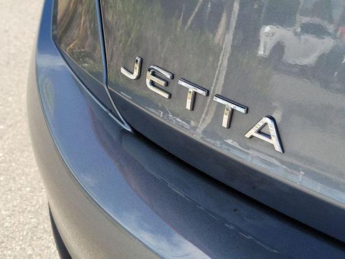 Platinum Gray Metallic 2023 Volkswagen Jetta 1.5T S