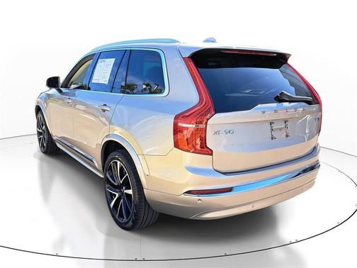 2023 Volvo XC90 B5 Plus