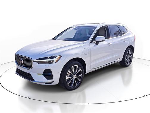 2022 Volvo XC60 Recharge Plug-In Hybrid T8 Inscription Expression