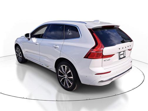 2022 Volvo XC60 Recharge Plug-In Hybrid T8 Inscription Expression