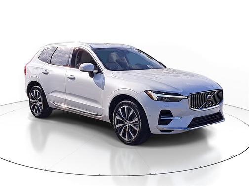 2022 Volvo XC60 Recharge Plug-In Hybrid T8 Inscription Expression