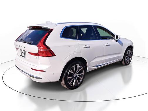 2022 Volvo XC60 Recharge Plug-In Hybrid T8 Inscription Expression