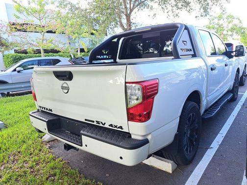 2023 Nissan Titan SV