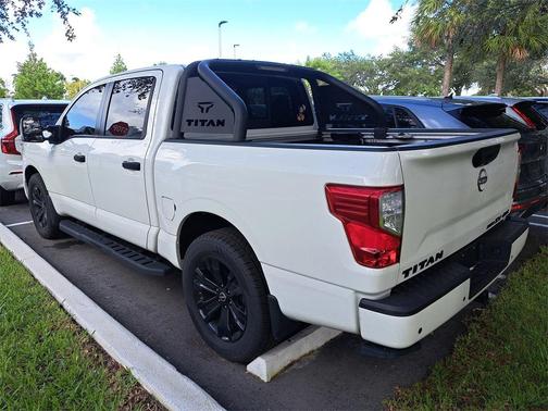 2023 Nissan Titan SV