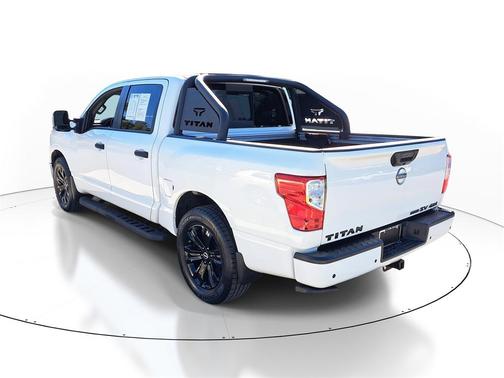 2023 Nissan Titan SV