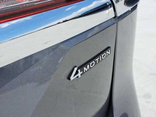 2025 Volkswagen Atlas 2.0T SE w/Technology 4MOTION