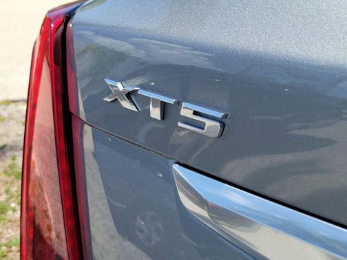 Argent Silver Metallic 2024 Cadillac XT5 Premium Luxury
