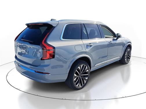 2026 Volvo XC90 B6 Ultra 7-Seater