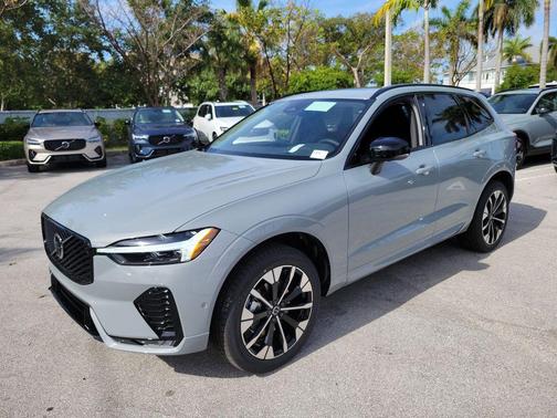 Vapour Grey Metallic 2026 Volvo XC60 B5 Plus