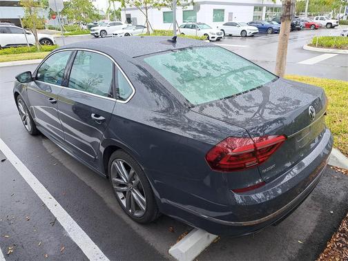 2017 Volkswagen Passat 1.8T R-Line w/Comfort