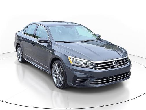 2017 Volkswagen Passat 1.8T R-Line w/Comfort