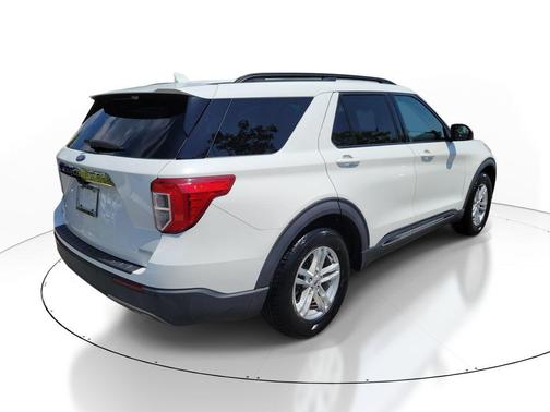 Star White Metallic Tri-Coat 2020 Ford Explorer XLT